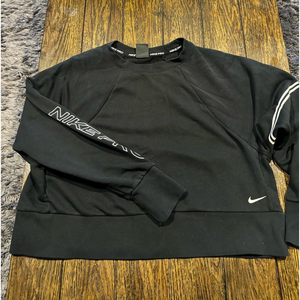 Nike Pro Women’s Black Crop Sweatshirt, size L